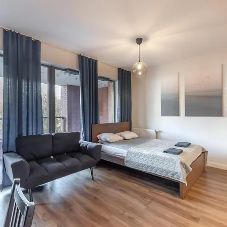 Z Balkonem Blisko Starego Miasta Апартаменты *