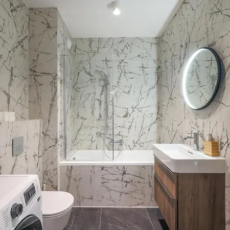 Z Balkonem Blisko Starego Miasta *